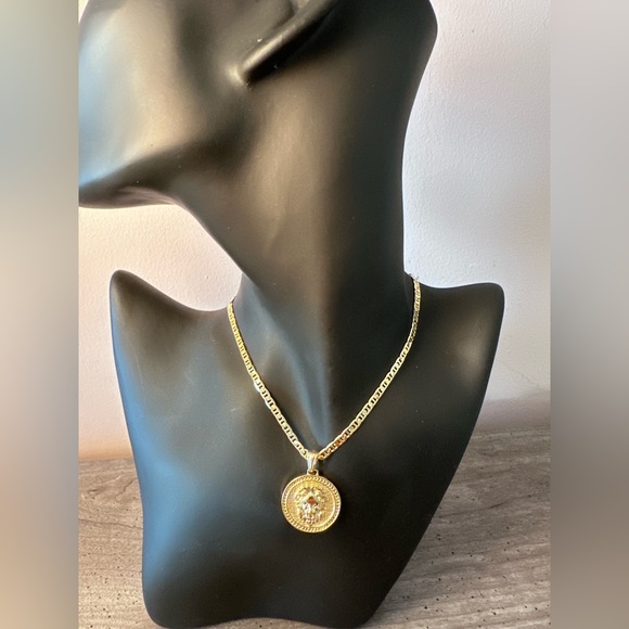 Gold Lion Pendant Necklace - Picture 1 of 4